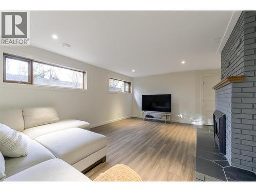 Downstairs livingroom - 3153 Hall Road, Kelowna, BC - Indoor Photo Showing Living Room