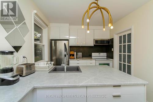 A - 2034 Saunderson Drive, Ottawa, ON - Indoor Photo Showing Kitchen