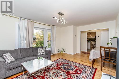 A - 2034 Saunderson Drive, Ottawa, ON - Indoor Photo Showing Living Room