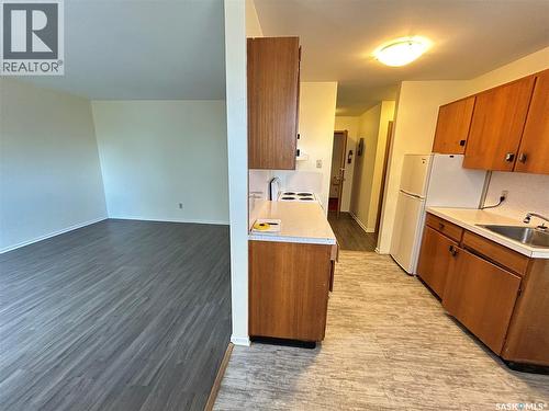 15 4Th Avenue, Maple Creek, SK - Indoor Photo Showing Kitchen