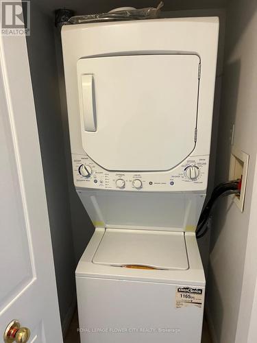 58 Carrington Place, Guelph, ON - Indoor Photo Showing Laundry Room
