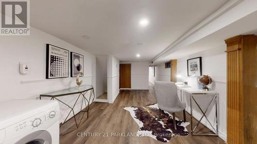 737 Manning Avenue, Toronto, ON - Indoor Photo Showing Laundry Room