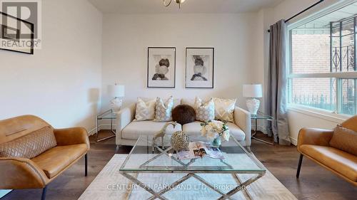 737 Manning Avenue, Toronto, ON - Indoor Photo Showing Living Room