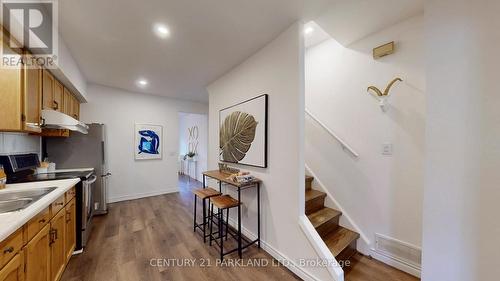 737 Manning Avenue, Toronto, ON - Indoor Photo Showing Kitchen
