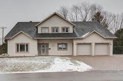 2384 Ch. du Bord-du-Lac  Montréal (L'Île-Bizard/Sainte-Geneviève), QC H9C 1B1