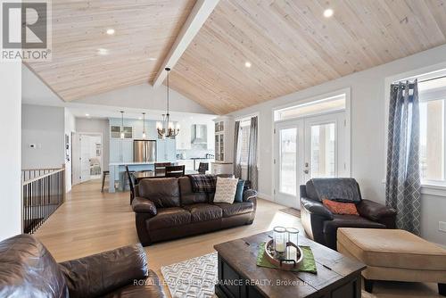 1644 Sugar Stick Drive, Cornwall, ON - Indoor Photo Showing Living Room