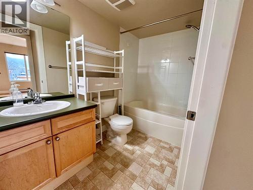 246 Hastings Avenue Unit# 317, Penticton, BC - Indoor Photo Showing Bathroom