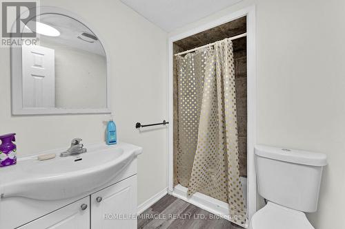 120 Jansen Avenue, Kitchener, ON - Indoor Photo Showing Bathroom