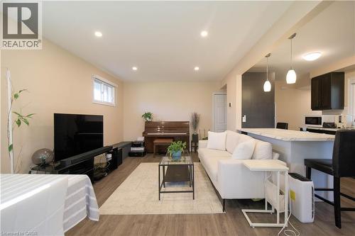 73 Larkspur Crescent, Kitchener, ON - Indoor Photo Showing Living Room