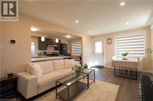 73 Larkspur Crescent, Kitchener, ON - Indoor Photo Showing Living Room