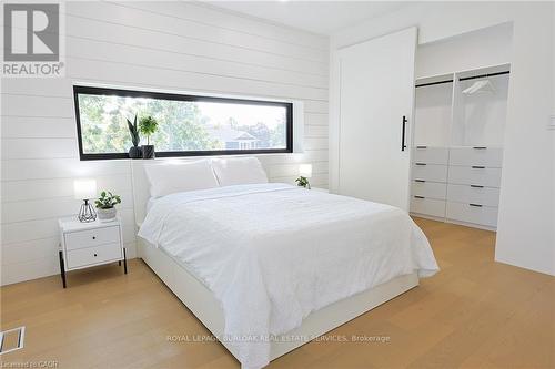 5427 Anthony Place, Burlington, ON - Indoor Photo Showing Bedroom