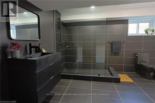 5427 Anthony Place, Burlington, ON - Indoor