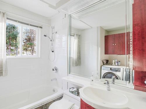 Bathroom - 4440 Rue Barrette, Sherbrooke (Les Nations), QC - Indoor Photo Showing Bathroom