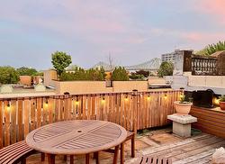 2415 Rue Ste-Catherine E.  Montréal (Ville-Marie), QC H2K 2J7