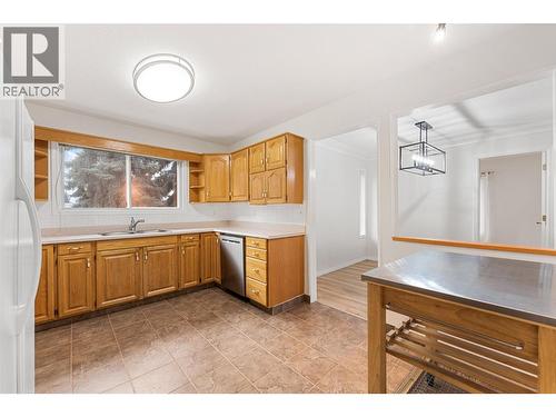 1055 Lawrence Avenue Unit# 210, Kelowna, BC - Indoor Photo Showing Kitchen With Double Sink