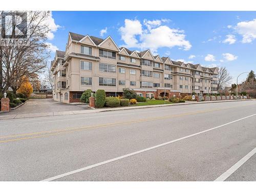 1055 Lawrence Avenue Unit# 210, Kelowna, BC - Outdoor With Facade