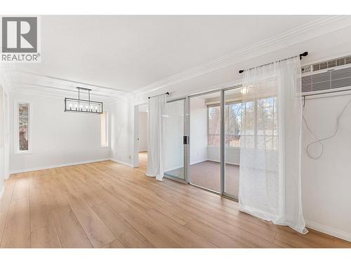 1055 Lawrence Avenue Unit# 210, Kelowna, BC - Indoor Photo Showing Other Room