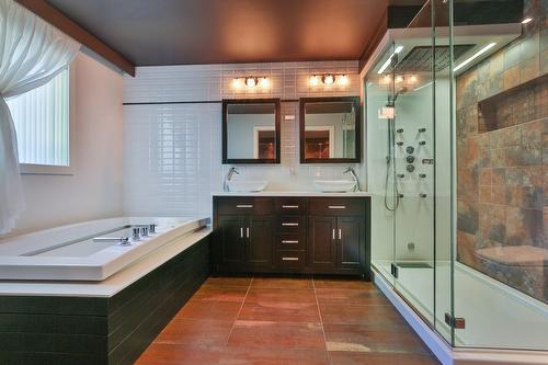 Ensuite bathroom - 15 Rue Louis-Liénard-De-Beaujeu, Saint-Jean-Sur-Richelieu, QC - Indoor Photo Showing Bathroom