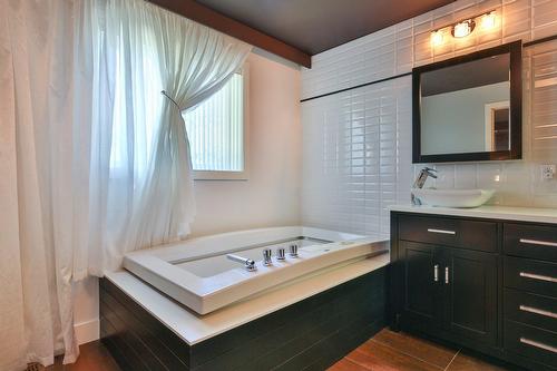 Ensuite bathroom - 15 Rue Louis-Liénard-De-Beaujeu, Saint-Jean-Sur-Richelieu, QC - Indoor Photo Showing Bathroom