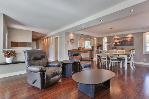 Living room - 15 Rue Louis-Liénard-De-Beaujeu, Saint-Jean-Sur-Richelieu, QC - Indoor Photo Showing Living Room