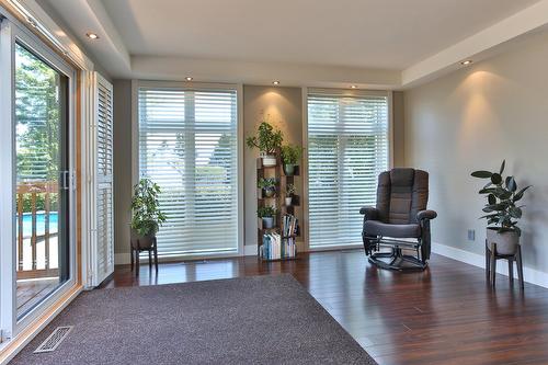 Den - 15 Rue Louis-Liénard-De-Beaujeu, Saint-Jean-Sur-Richelieu, QC - Indoor