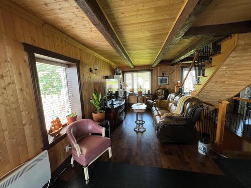 Living room - 426 Boul. Perron E., Caplan, QC - 