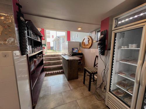 Commerce - 426 Boul. Perron E., Caplan, QC - Indoor Photo Showing Other Room