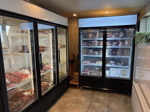 Commerce - 426 Boul. Perron E., Caplan, QC - Indoor Photo Showing Other Room