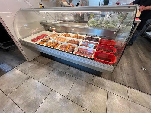 Commerce - 426 Boul. Perron E., Caplan, QC - Indoor Photo Showing Other Room