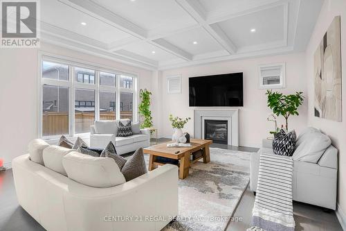 15 Ballanview Court, Whitchurch-Stouffville, ON - Indoor Photo Showing Living Room With Fireplace