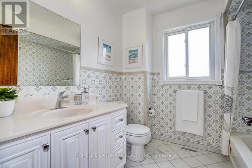 61 Ellenhall Square, Toronto, ON - Indoor Photo Showing Bathroom