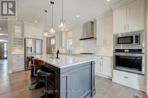 1038 Trailsway Avenue, London South (South B), ON - Indoor Photo Showing Kitchen With Upgraded Kitchen