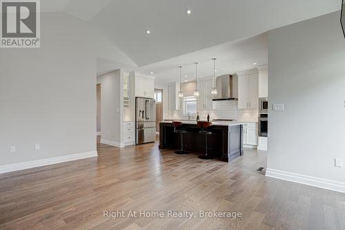 1038 Trailsway Avenue, London South (South B), ON - Indoor Photo Showing Kitchen With Upgraded Kitchen