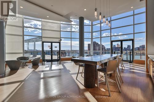 715 - 2885 Bayview Avenue, Toronto, ON - Indoor