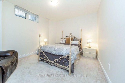 37 Royal West Drive, Brampton, ON - Indoor Photo Showing Bedroom