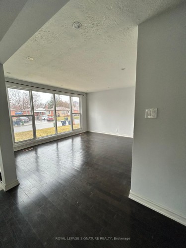 7 Strode Drive, Toronto, ON - Indoor Photo Showing Other Room