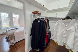 Walk-in closet - 
