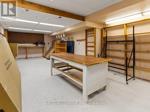 488 Cabot Trail, Waterloo, ON - Indoor Photo Showing Garage