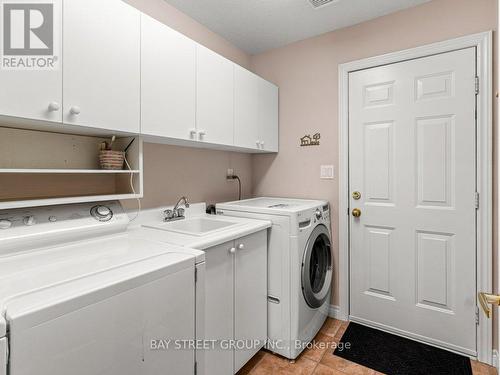 488 Cabot Trail, Waterloo, ON - Indoor Photo Showing Laundry Room