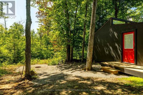 6779 Roger Stevens Drive, Montague, ON - Outdoor