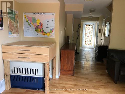 521 Burleigh Private, Ottawa, ON - Indoor Photo Showing Other Room