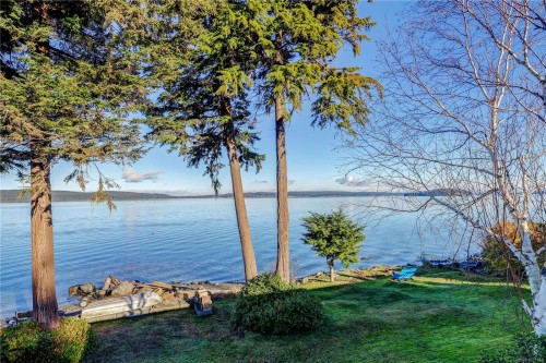 2112 Beach Dr, Port Mcneill, BC 