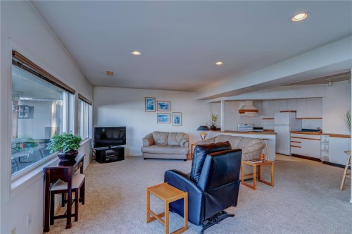 2112 Beach Dr, Port Mcneill, BC 