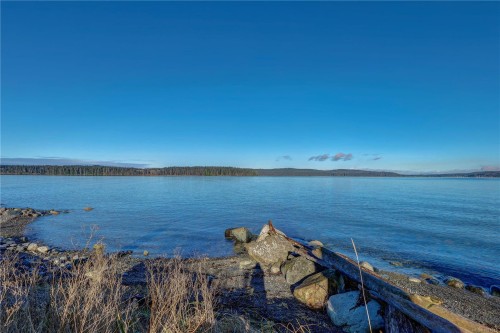 2112 Beach Dr, Port Mcneill, BC 