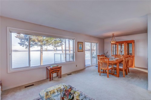 2112 Beach Dr, Port Mcneill, BC 