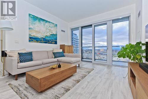 1409 - 4655 Metcalfe Avenue, Mississauga, ON - Indoor Photo Showing Living Room
