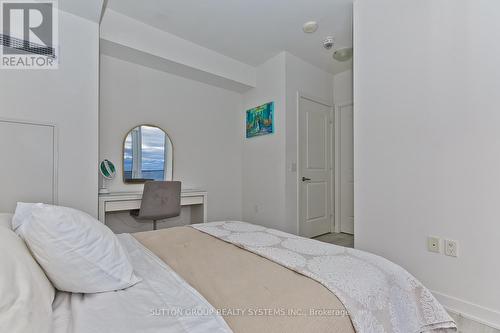 1409 - 4655 Metcalfe Avenue, Mississauga, ON - Indoor Photo Showing Bedroom