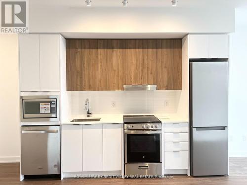 436 - 5105 Hurontario Street E, Mississauga, ON - Indoor Photo Showing Kitchen With Stainless Steel Kitchen