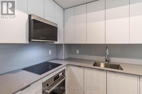 346 - 2485 Taunton Road, Oakville, ON - Indoor Photo Showing Kitchen