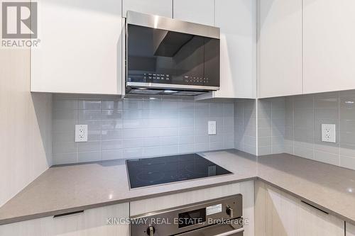 346 - 2485 Taunton Road, Oakville, ON - Indoor Photo Showing Kitchen
